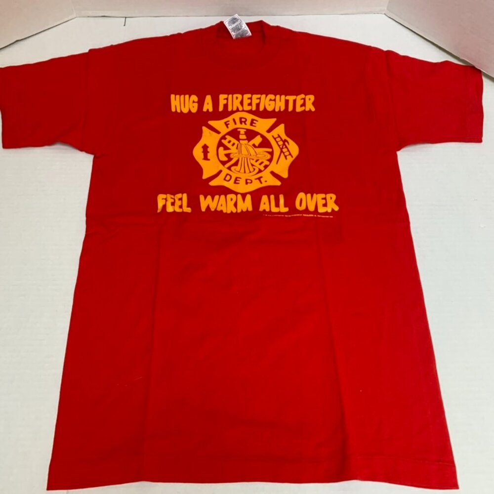 Hug a Firefighter Red T Shirt Mens Size Large